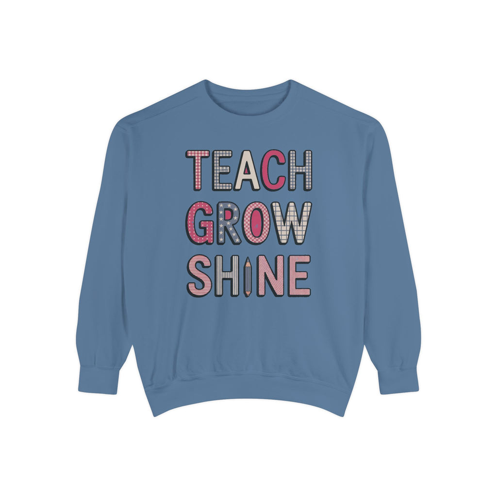 Teacher Sweatshirt, Fourth of July Gift For Teacher, Teach Grow Shine Crewneck, Patriotic Teacher Shirt, 4th of July Teacher Appreciation G…