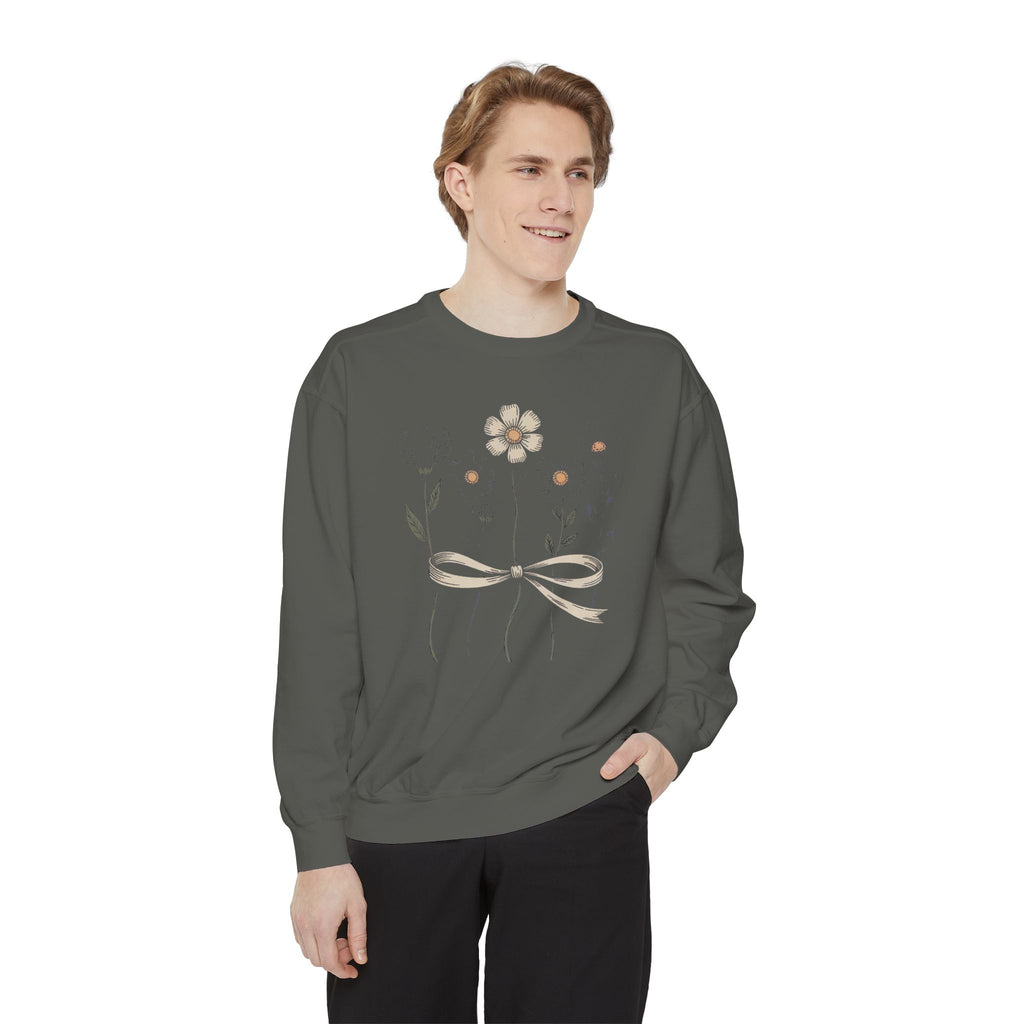 Flower Lover Sweatshirt, Fourth of July Gift, Patriotic Wildflower Crewneck, 4th of July Gift For Flower Lover, Americana Floral Sweatshirt